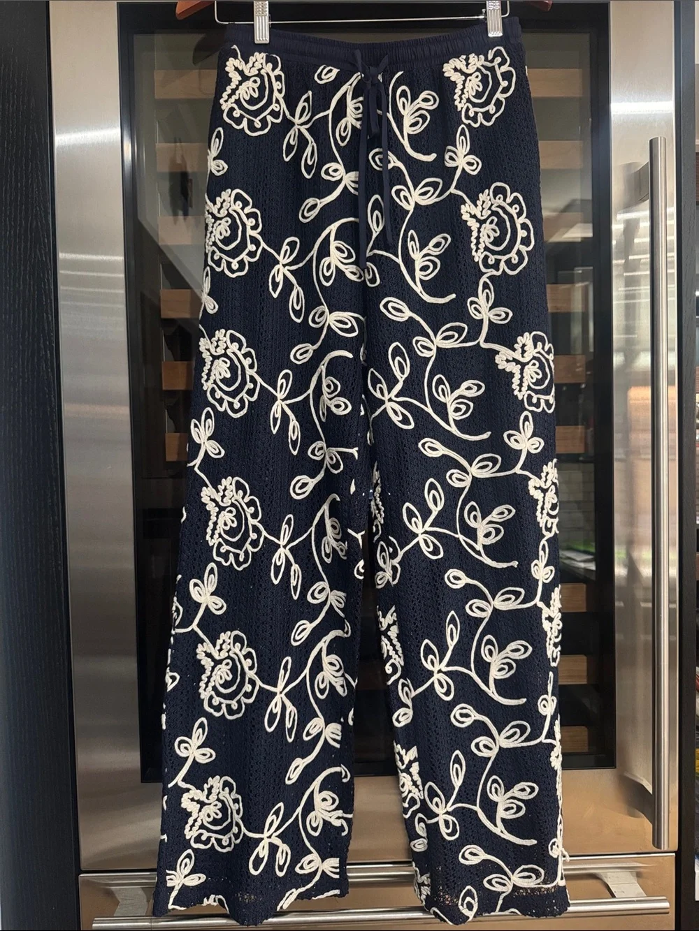 Solitaire Navy Embroidered Wide Leg Pants NWT Size M Coastal Chic - Picture 2 of 6